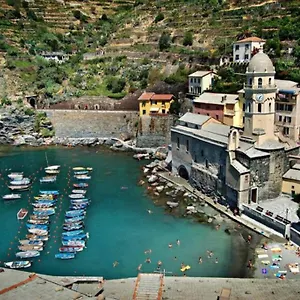 The Honeymooners' Paradise Vernazza