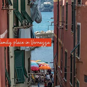 El Nin With Terrace Vernazza